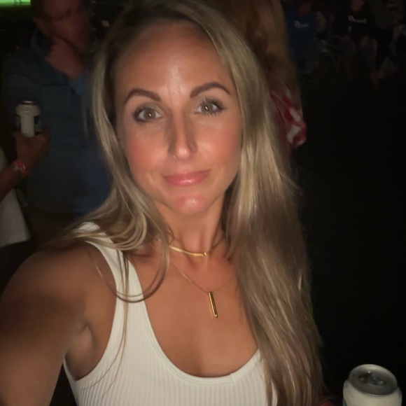 Meet your Posher, Jaime - Picture 4 of 5